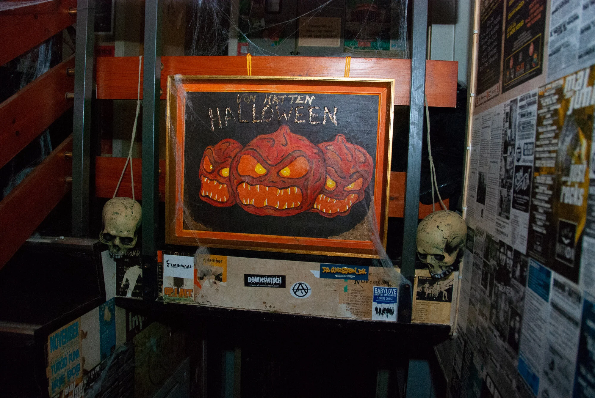 2009-10-30_(Heidi goes Halloween-15).jpg