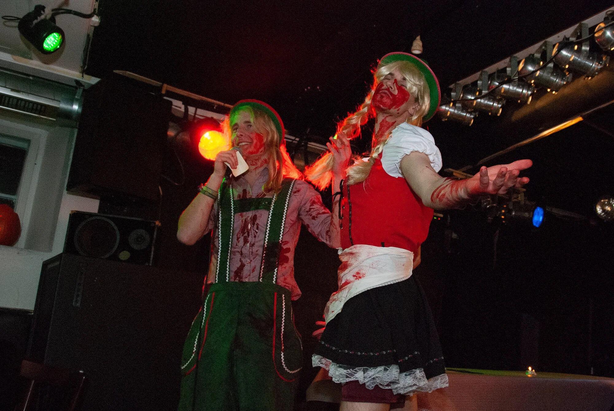 2009-10-30_(Heidi goes Halloween-18).jpg