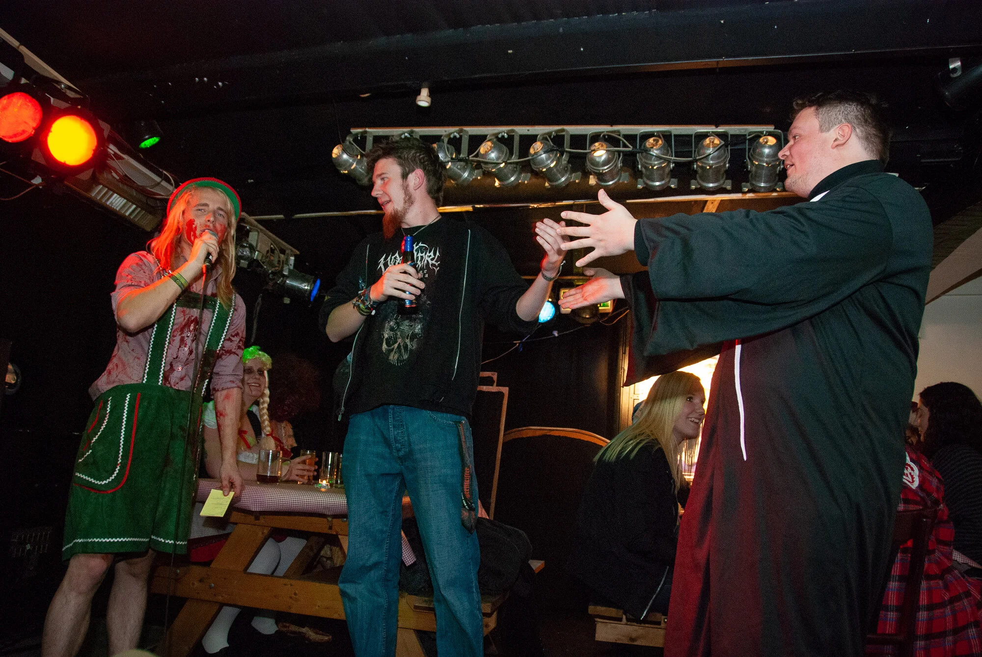 2009-10-30_(Heidi goes Halloween-25).jpg