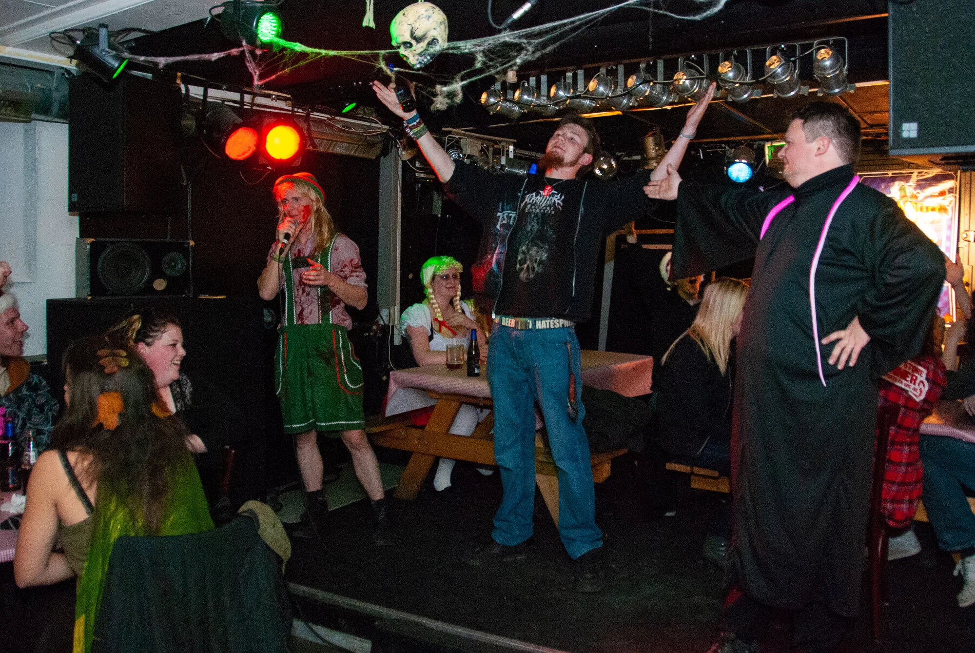 2009-10-30_(Heidi goes Halloween-27).jpg