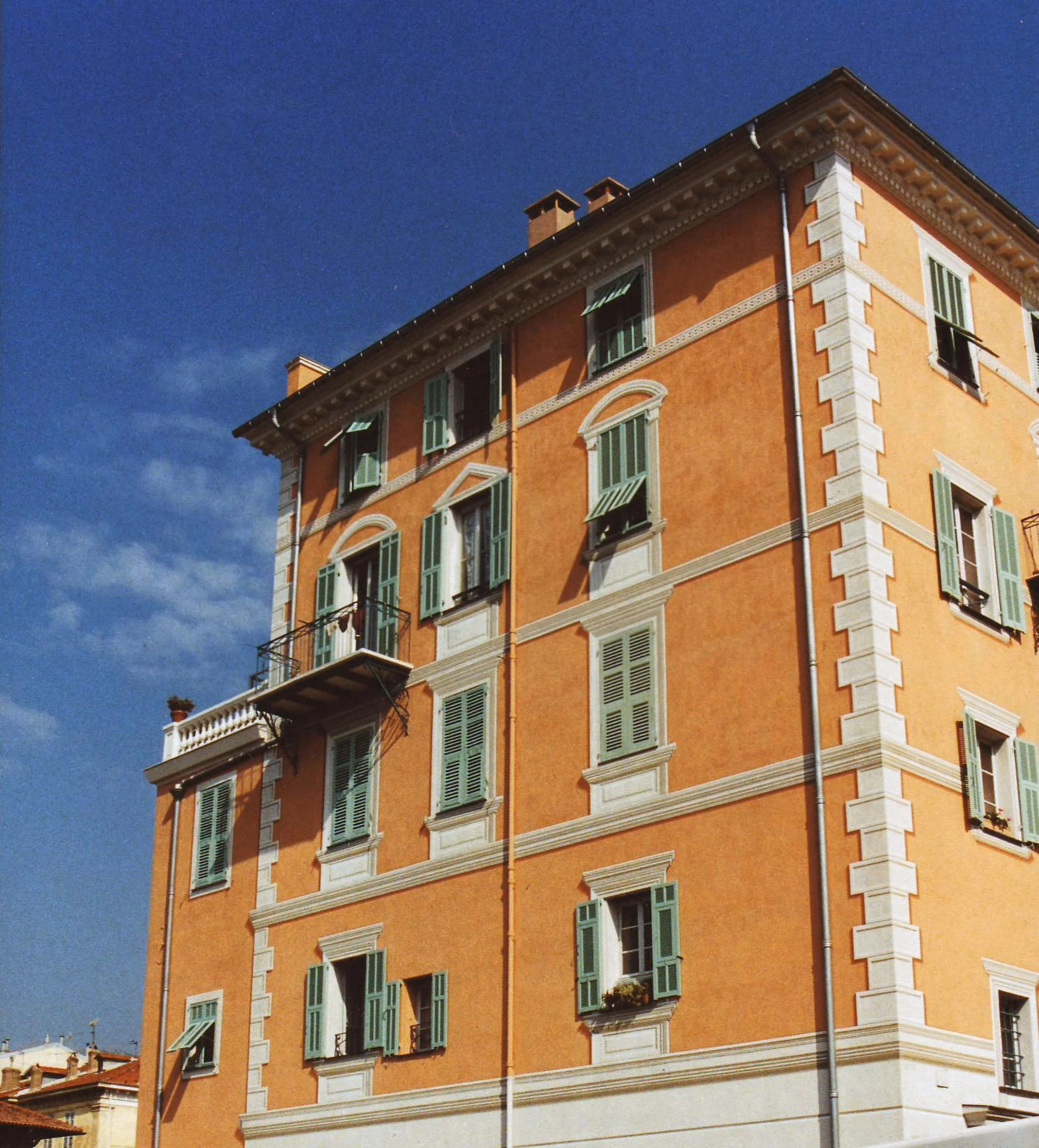 Façade03dxoSMALL.jpg