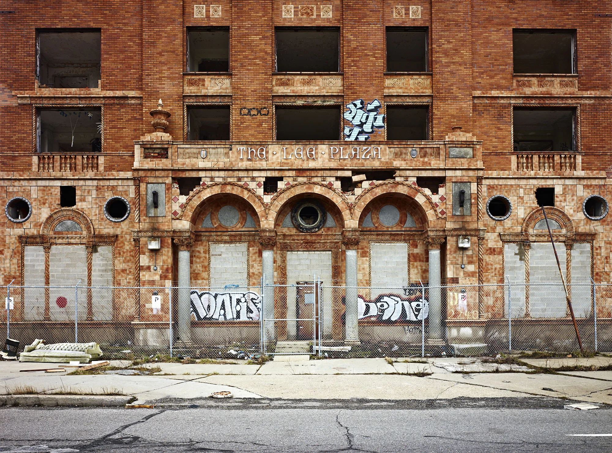 Lee Plaza Hotel Exterior