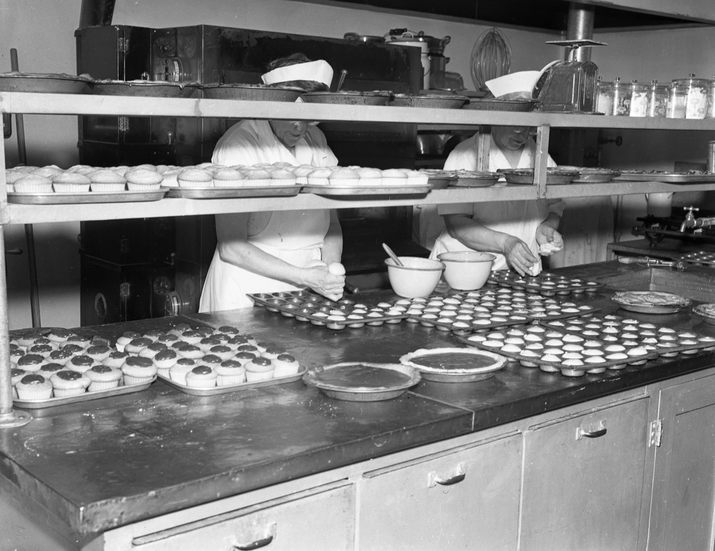 15085b Bancroft MS cafeteria salads1947.jpg