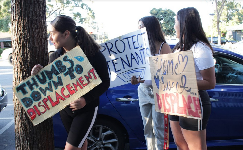  Youth organizers supporting Valiant Courtyard Tenant Association 