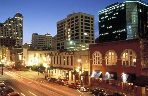 6th street austin.jpg