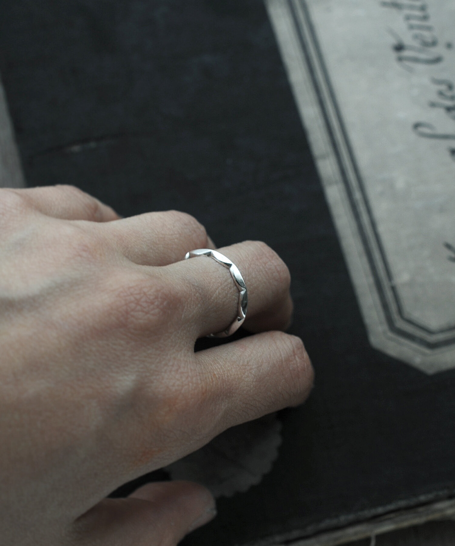 Laurel Laurier ring in Silver — minicyn