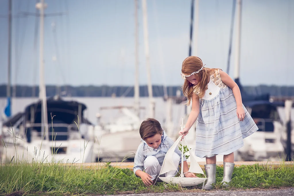 Lori's Nautical Fawn Lilly pairs perfectly with this setting....
