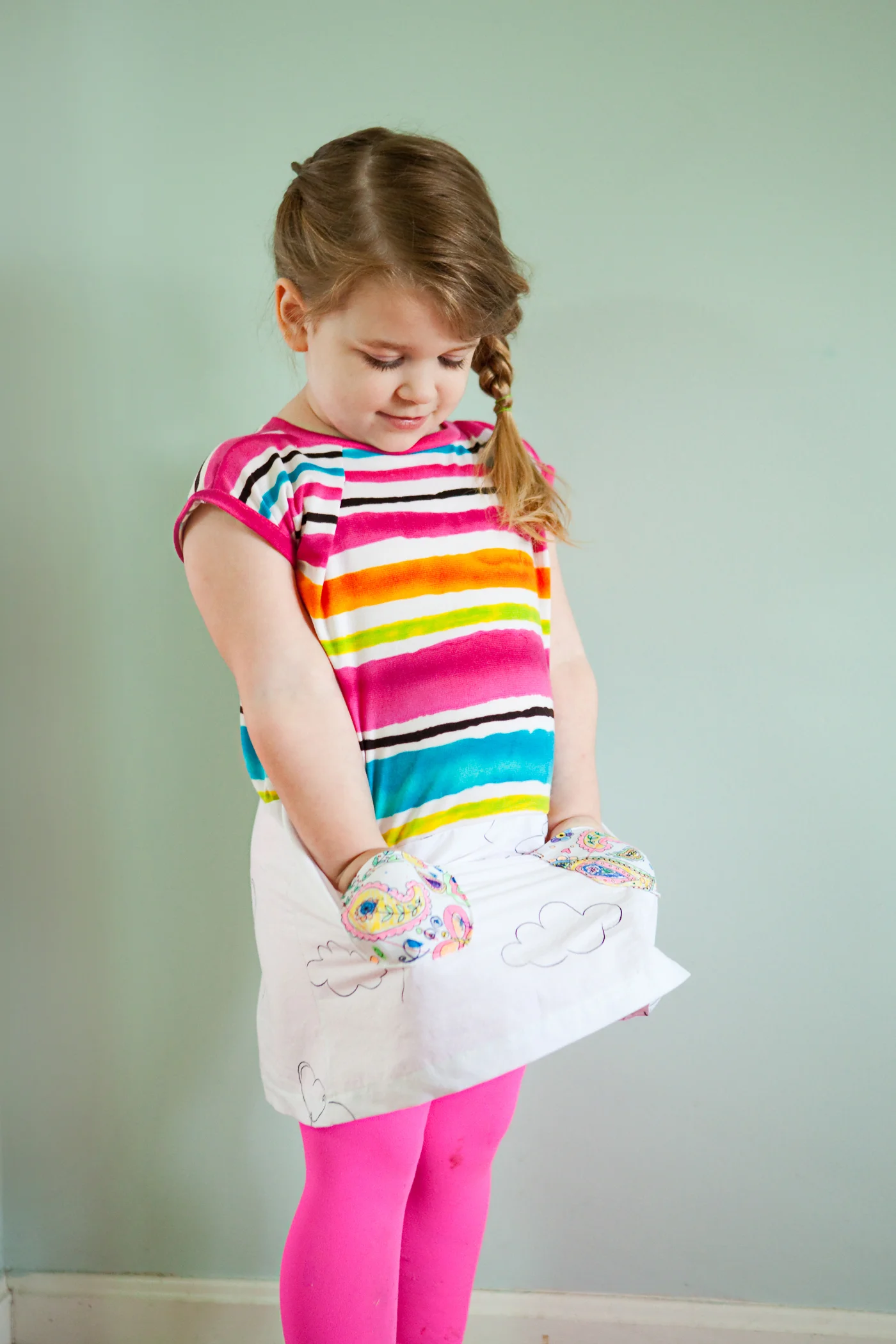 Mack colored the pockets herself (I may have beefed them up a bit with more color after, but all her coloring shines through), and she is SOOOOOOOO proud of them!!!!