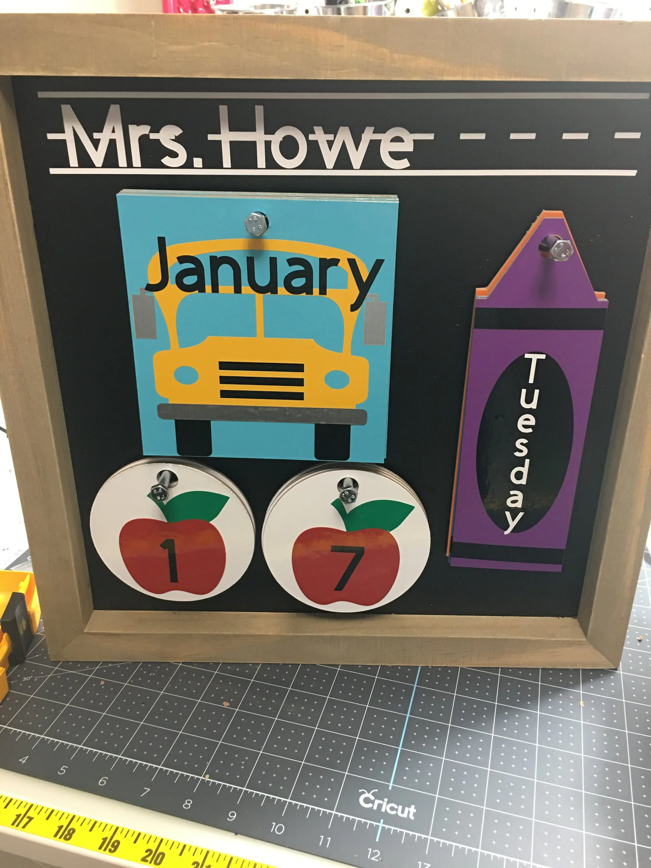 Create an A+ Teacher Gift with the Cricut Maker Teachers Perpetual