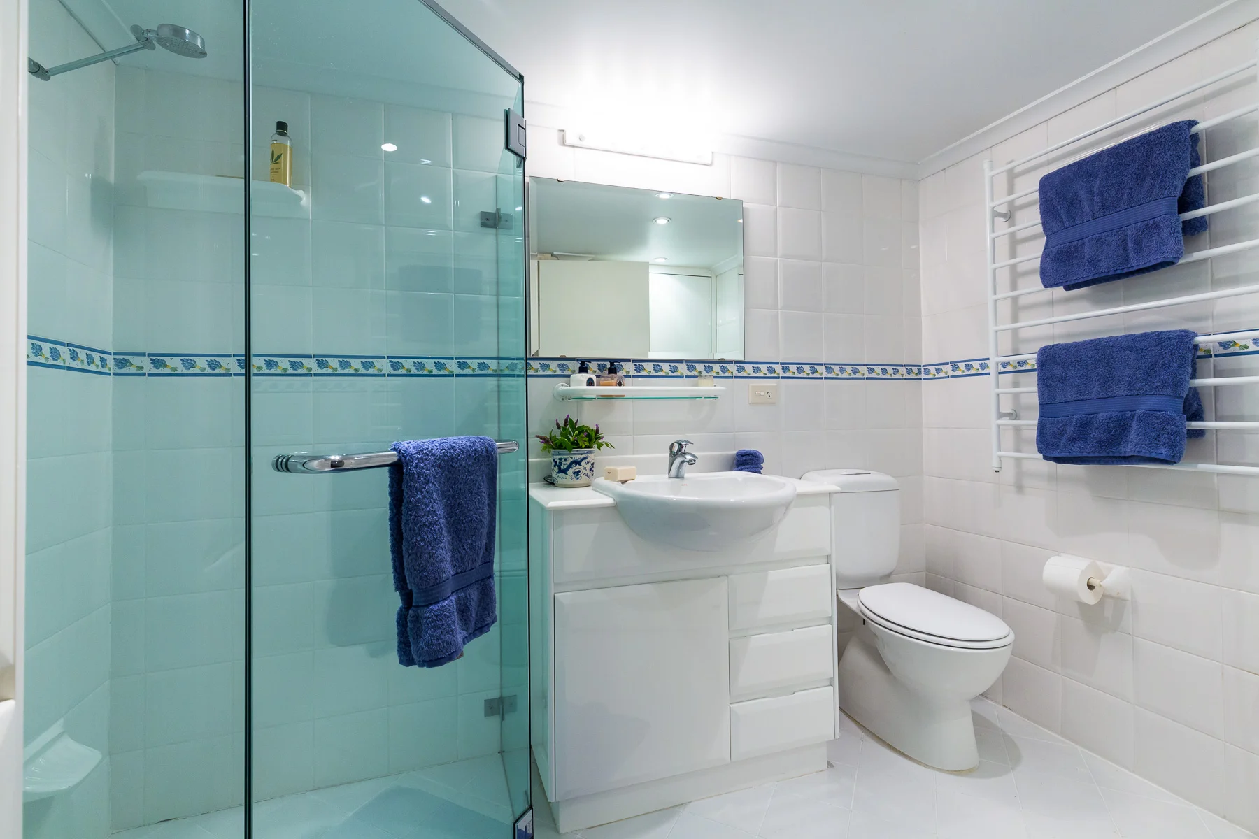 Second bathroom.