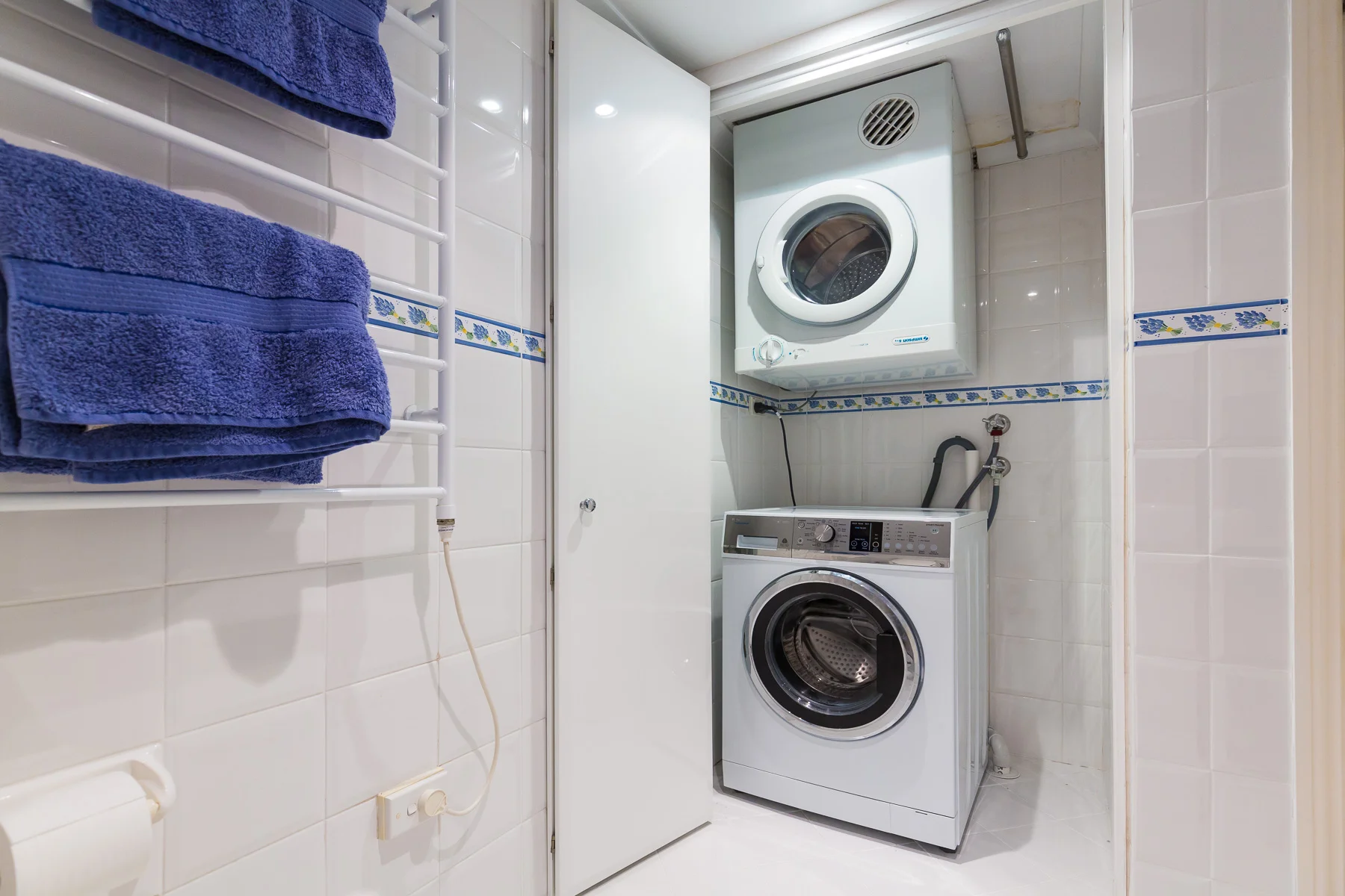 Washer and dryer in the second bathroom.