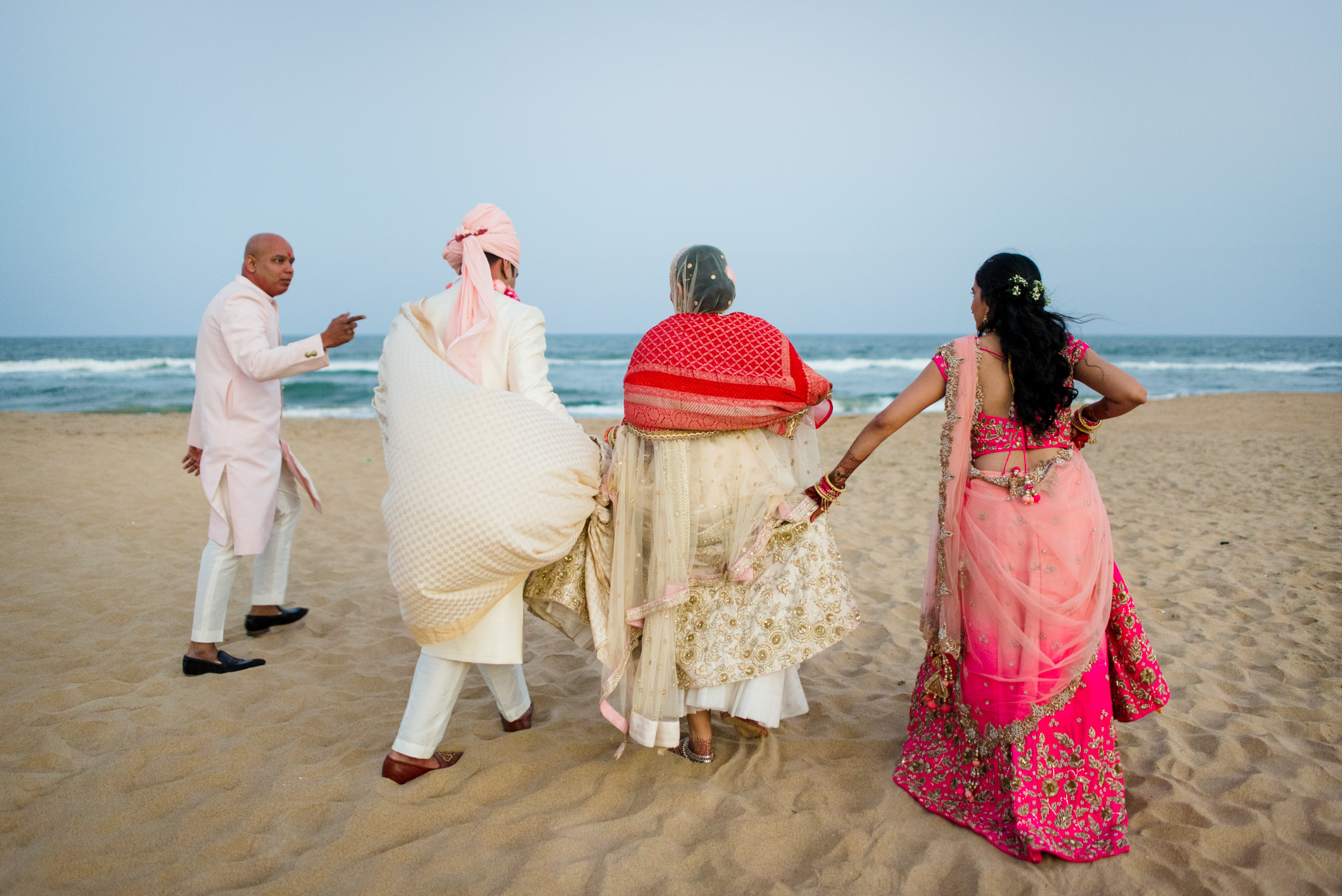 RushabhRiddhi_DestinationWedding_TempleBay_Mahabalipuram_106.jpg