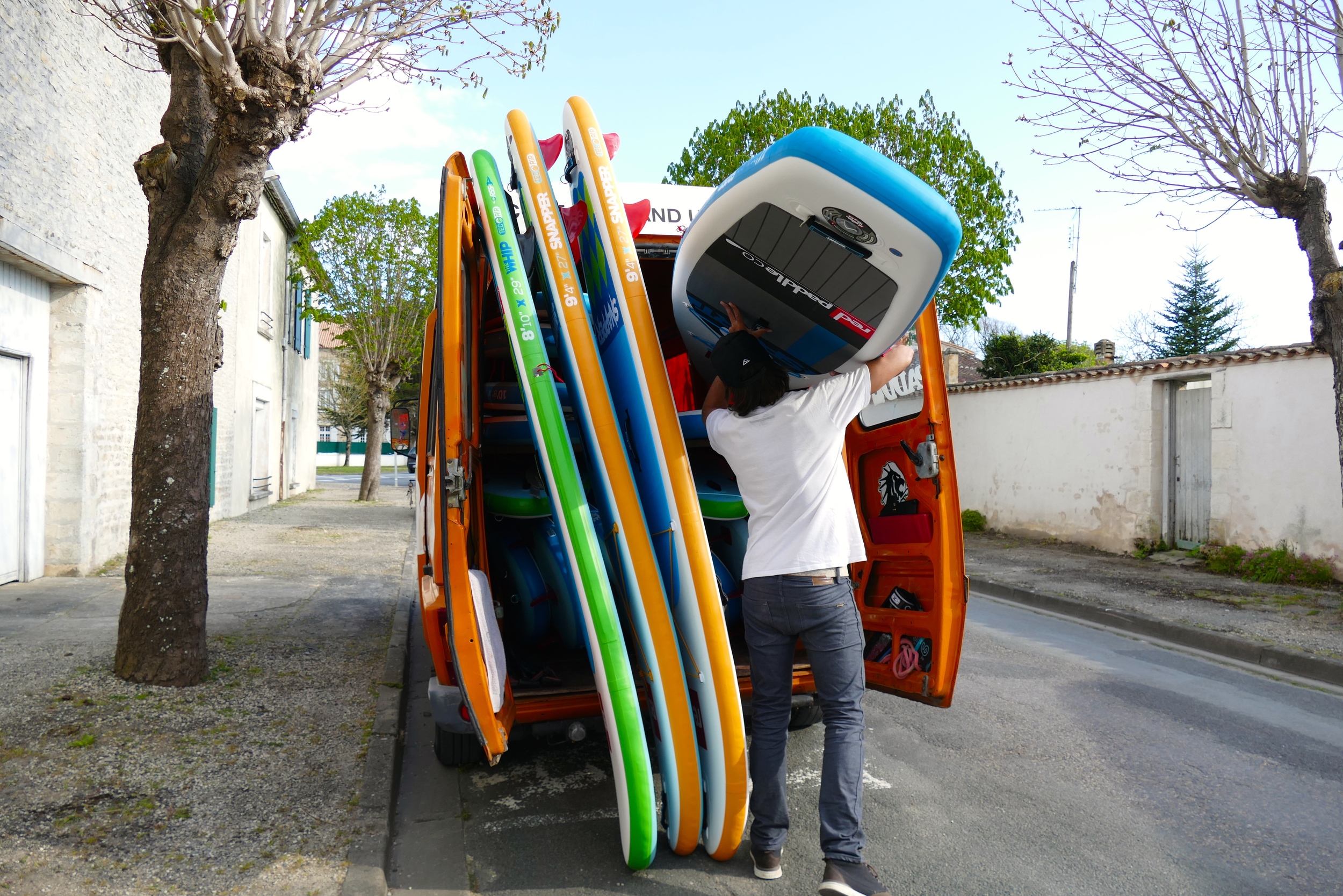 Le camion orange Papaï Paddle vous retrouve sur 6 différents sites d'évolution