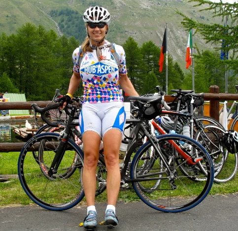 Cyclisy on Col du St bernard.jpg