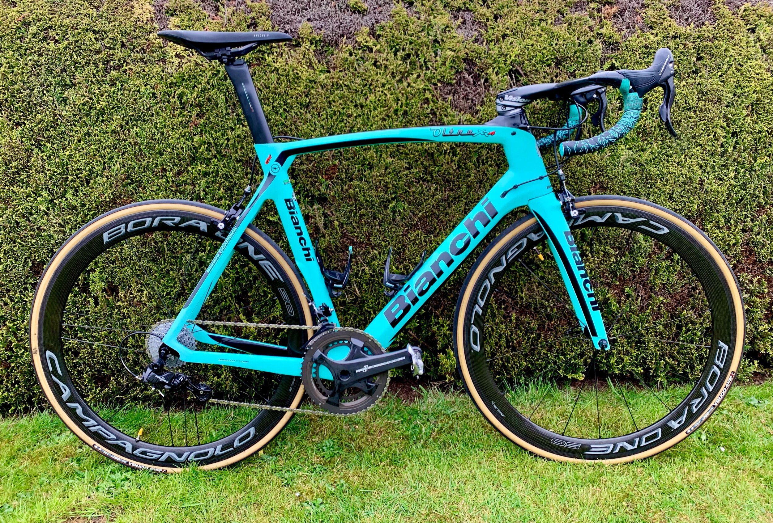  Very Important bike - Bianchi Oltre XR4 - Campagnolo Chorus Groupset &amp; Campag Bora One wheels, the bike that dreams are made of… 