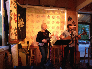 Pal and Zelda performing at Ri'chards Nashville.