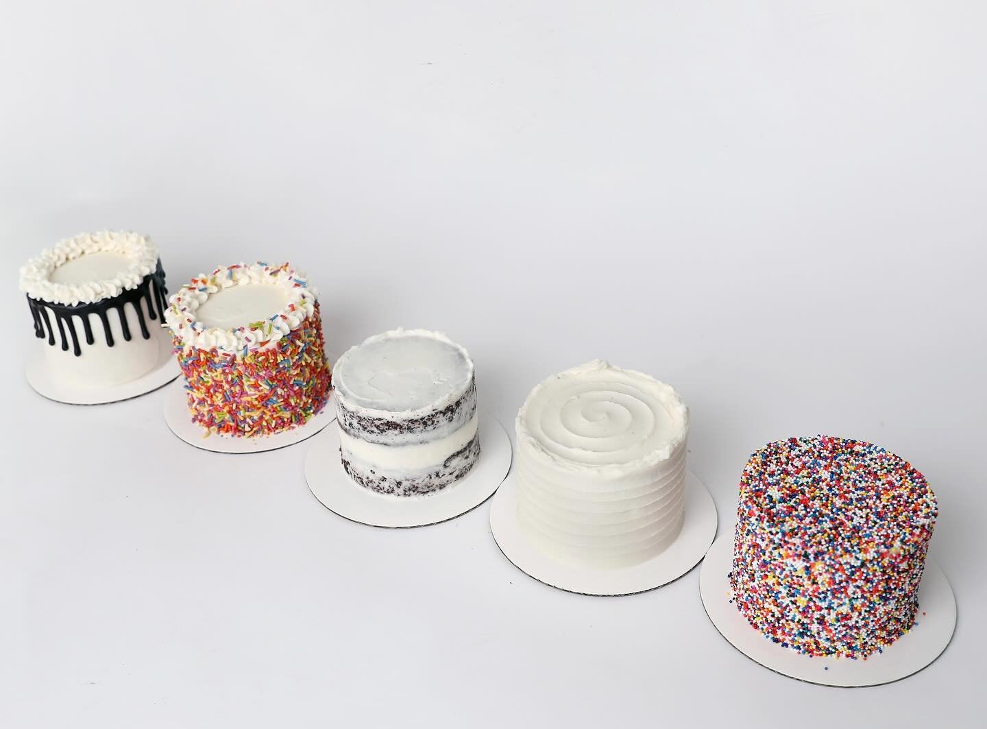 4&rdquo; cakes are perfect for any occasion! 🎈 

Available every day in our bakery case, and by special order with 72 hours&rsquo; notice. Ordering links in bio!

#cake #frosting #sprinkles #celebrate #glutenfreecake #glutenfree #dairyfree #vegan #s