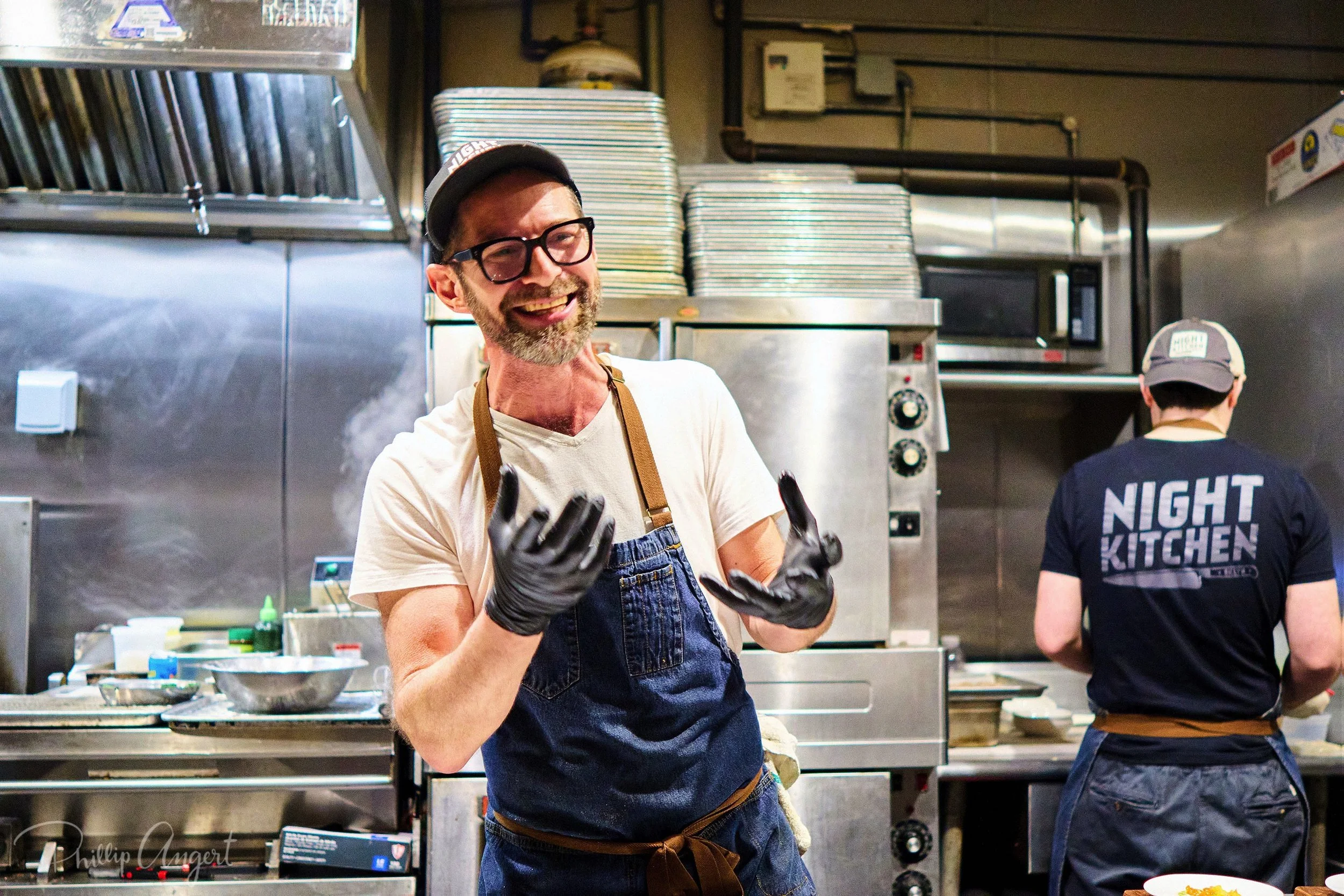 043PHL09583NightKitchen20260410PhillipAngert.jpg