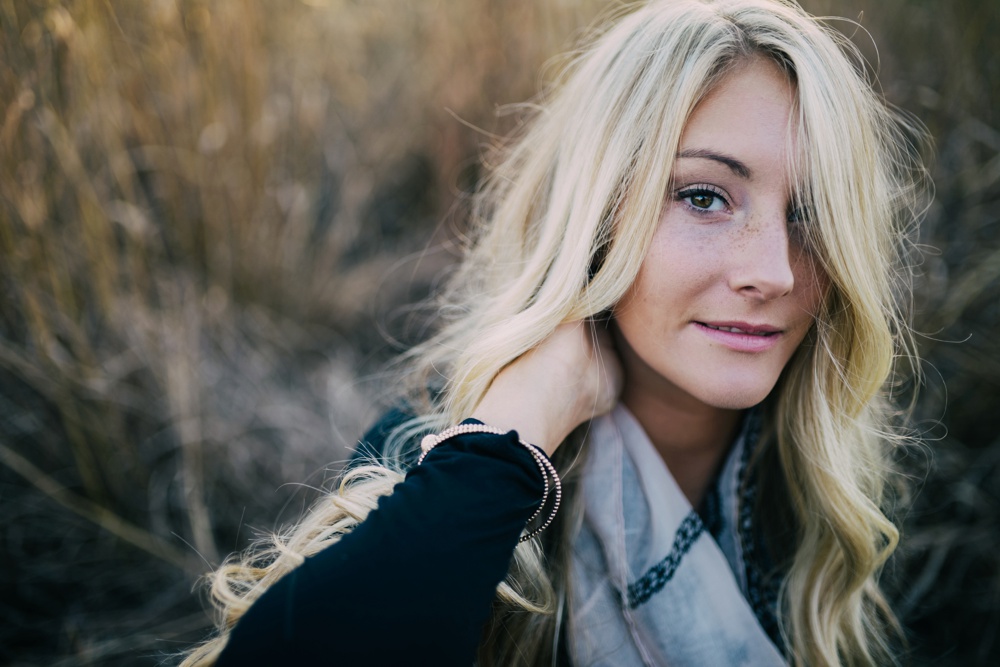 Outdoorsy Senior Girl Photo Session - The Rowlands