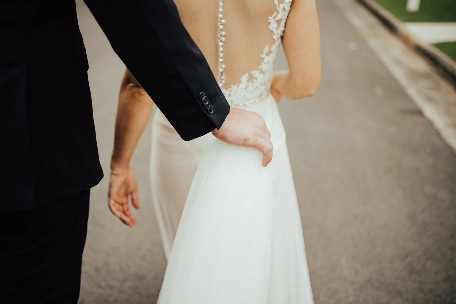 adventurous-Hawaii-elopement-photographers-27.jpg