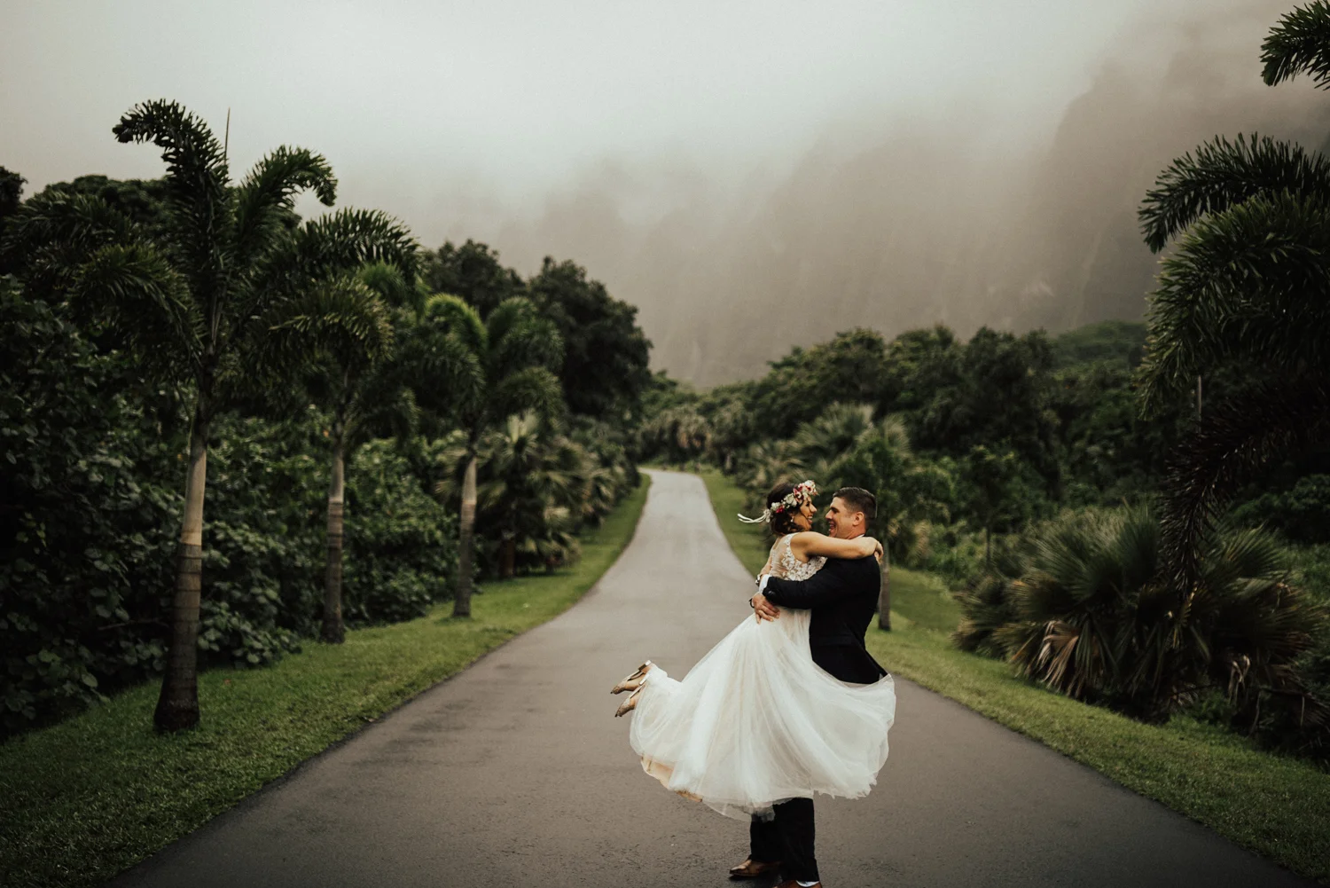 adventurous-Hawaii-elopement-photographers-29.jpg