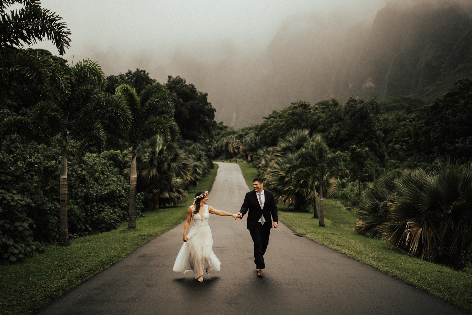 adventurous-Hawaii-elopement-photographers-31.jpg