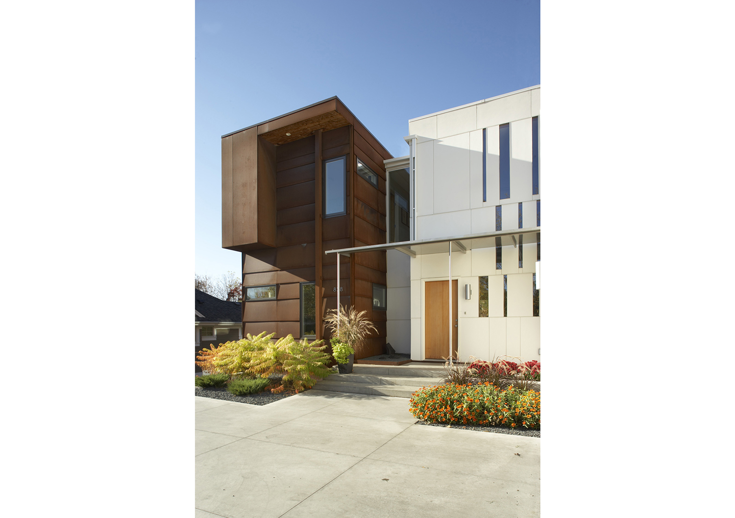 GRAPHIC NATURE HOUSE