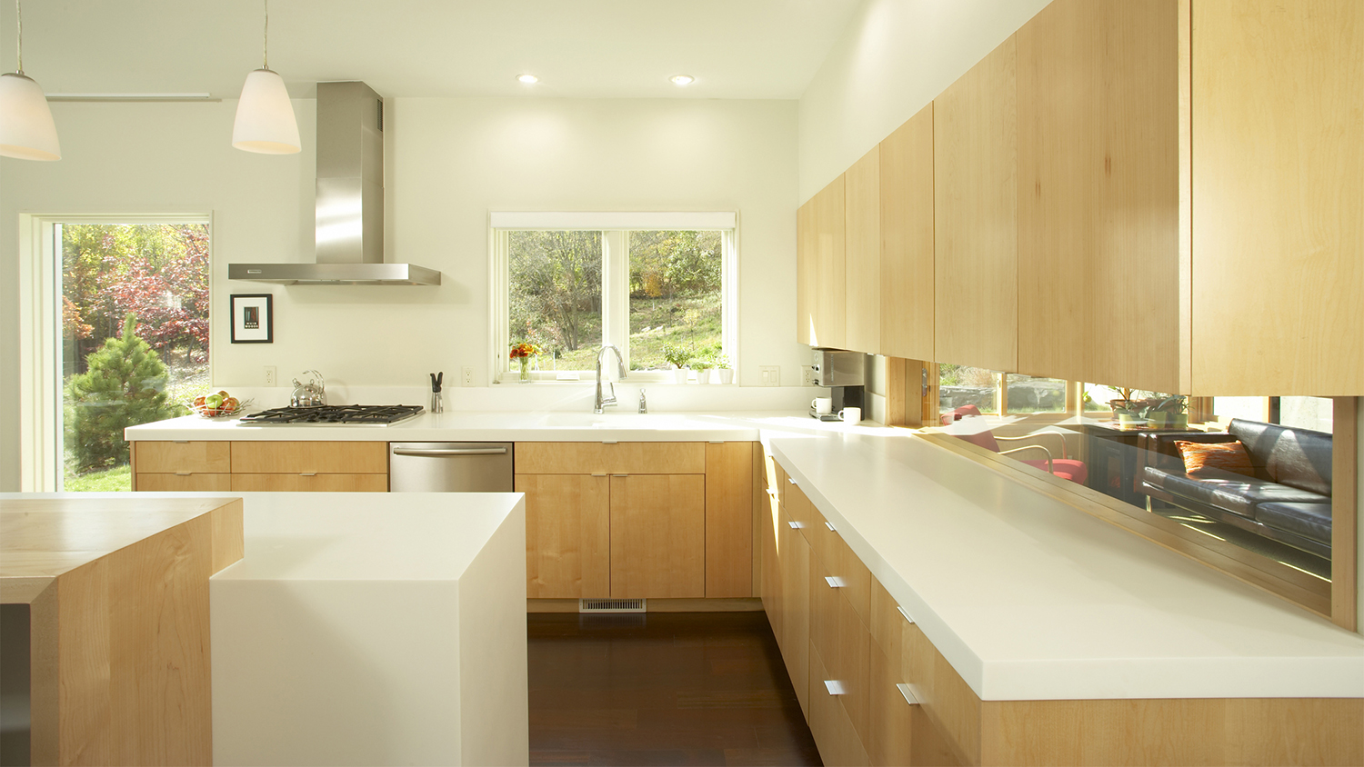 GRAPHIC NATURE HOUSE