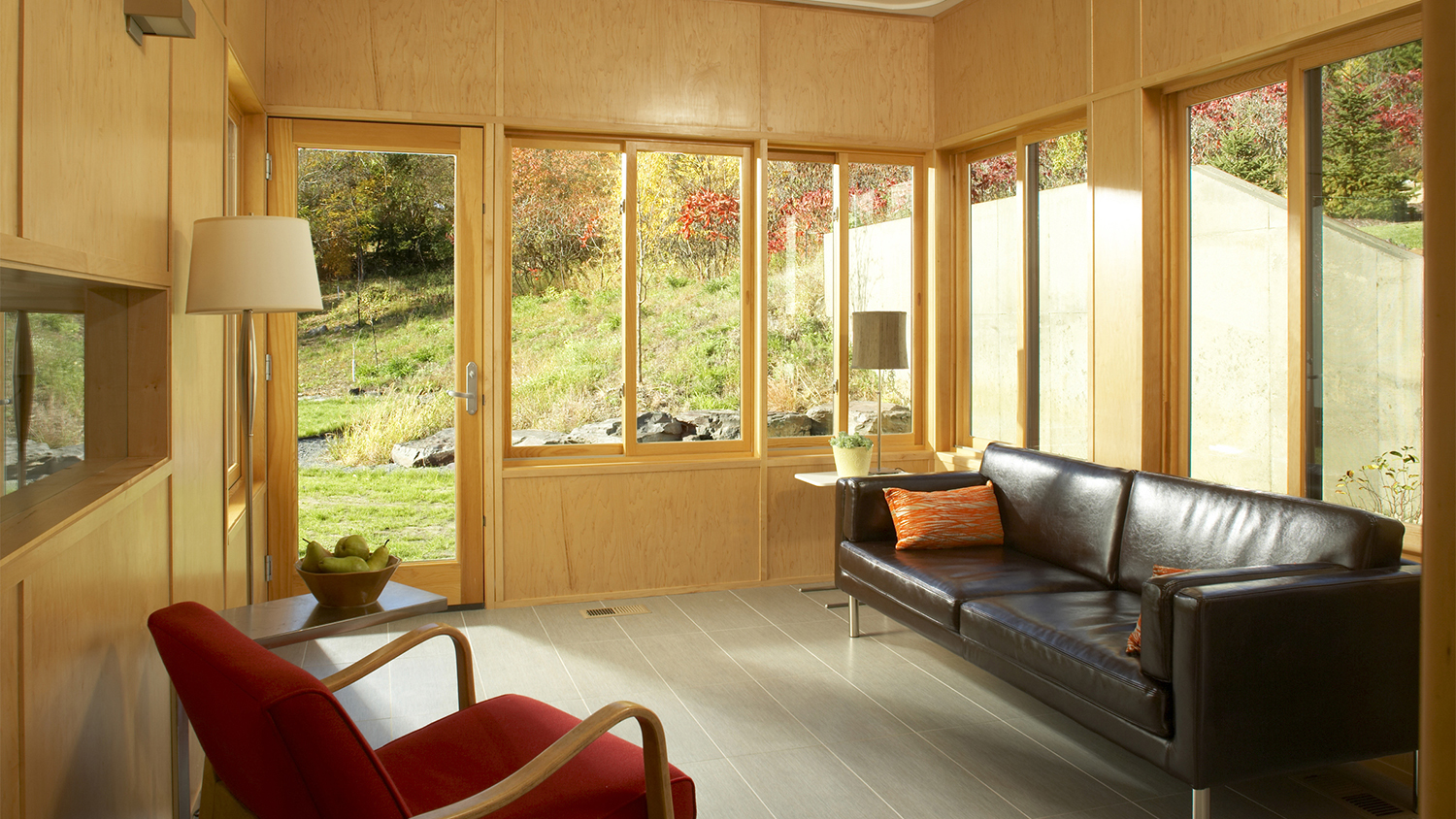 GRAPHIC NATURE HOUSE
