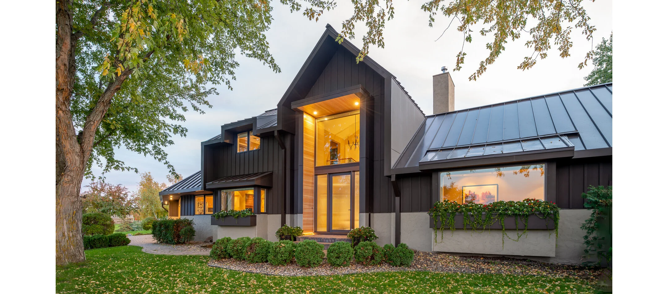 CITYDESKSTUDIO 45 Fairway Ridge slideshow.jpg