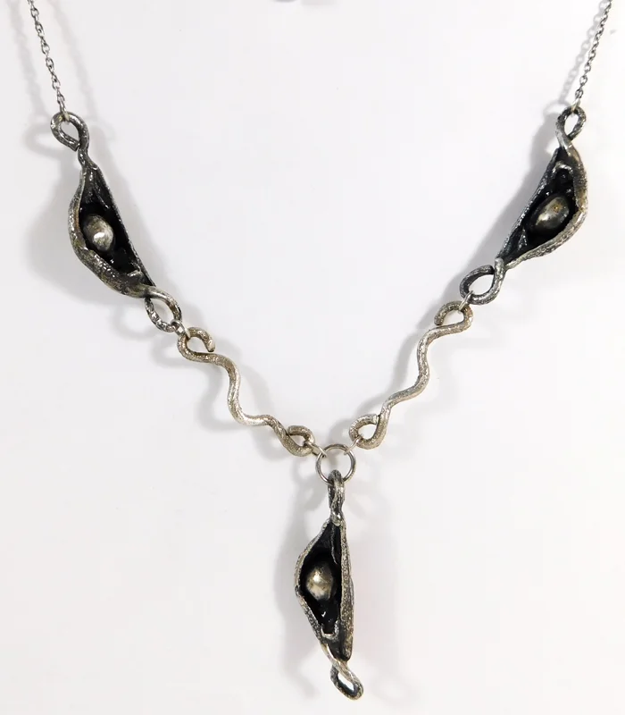 Pod-and-vine-necklace-4.jpg