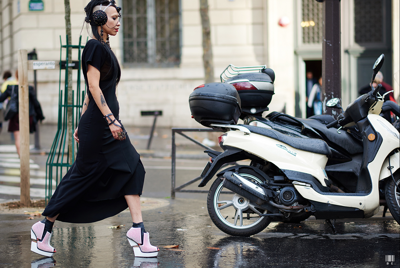 Lily Gatins of Le Report wearing Stacy Hopkins Jewelery Paris FW SS16