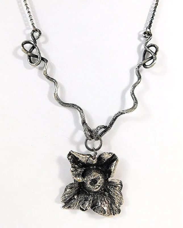 Persimmon-flower-necklace5.jpg