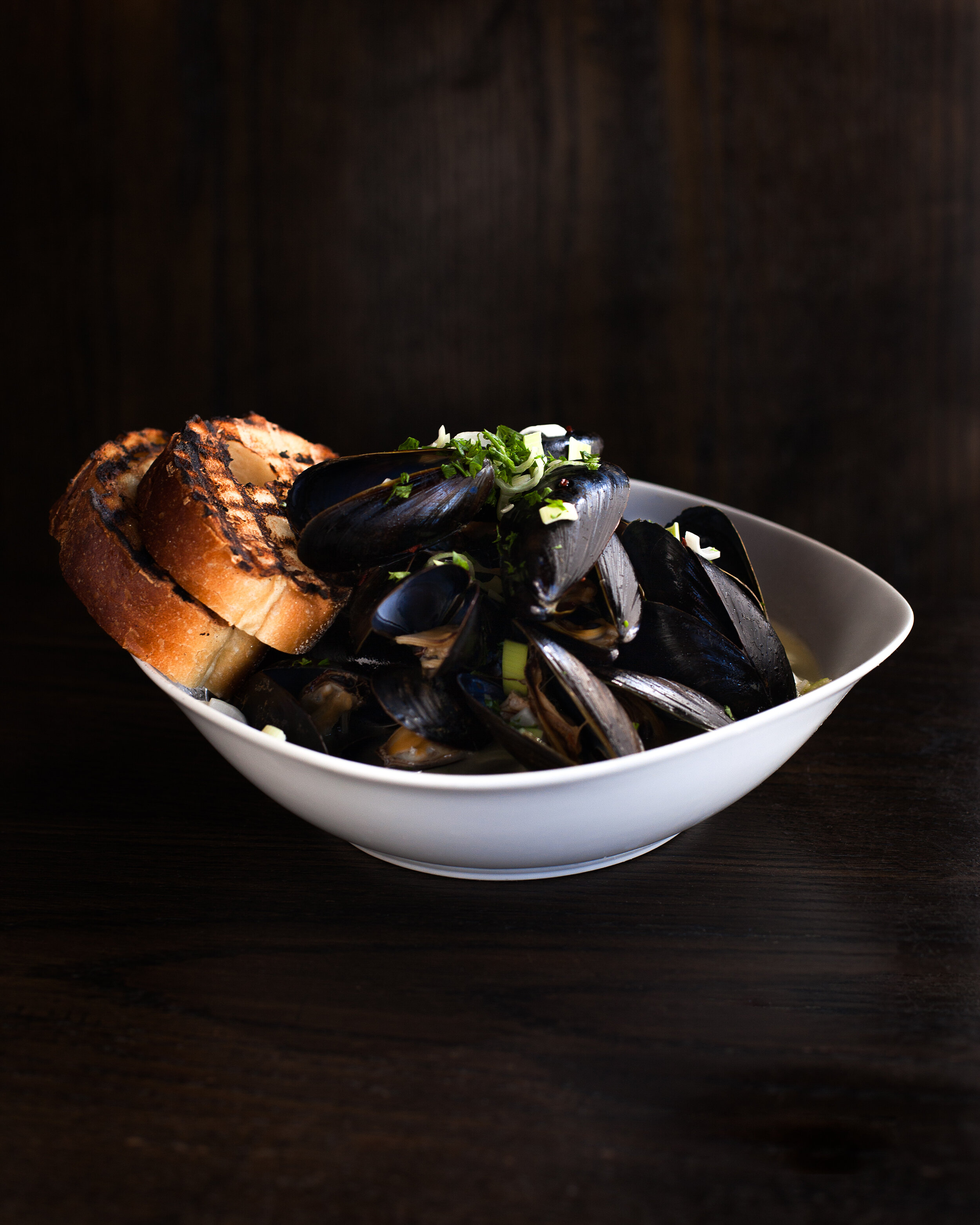 Mussels in Welsh Broth