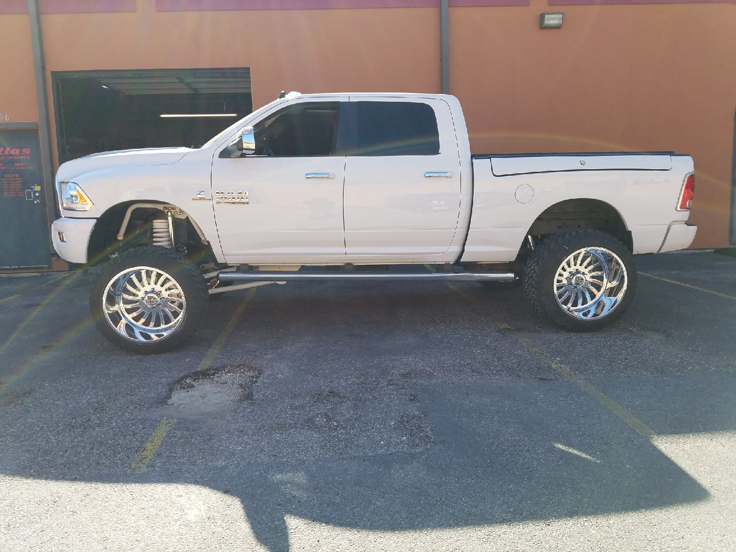 8" BDS LIFT TEST TRUCK (AIR DUMPED). PHOTO COURTESY OF LUIS A. (TEXAS)