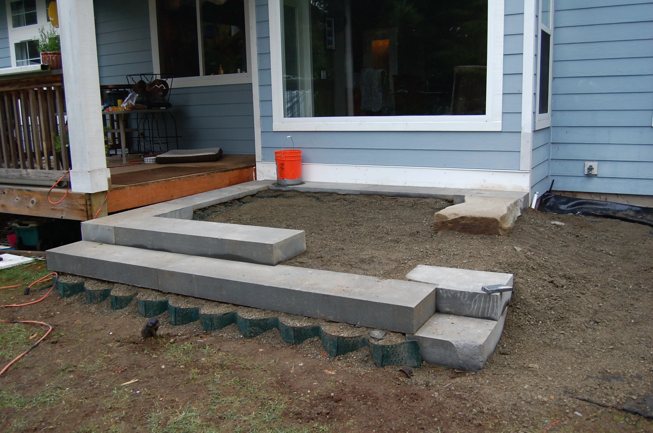 TRUE BLUE STONE RISERS