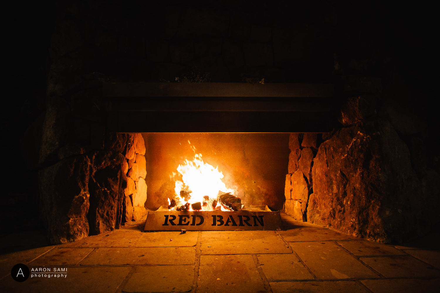 mitchAndAshRedBarn_150105_163.jpg