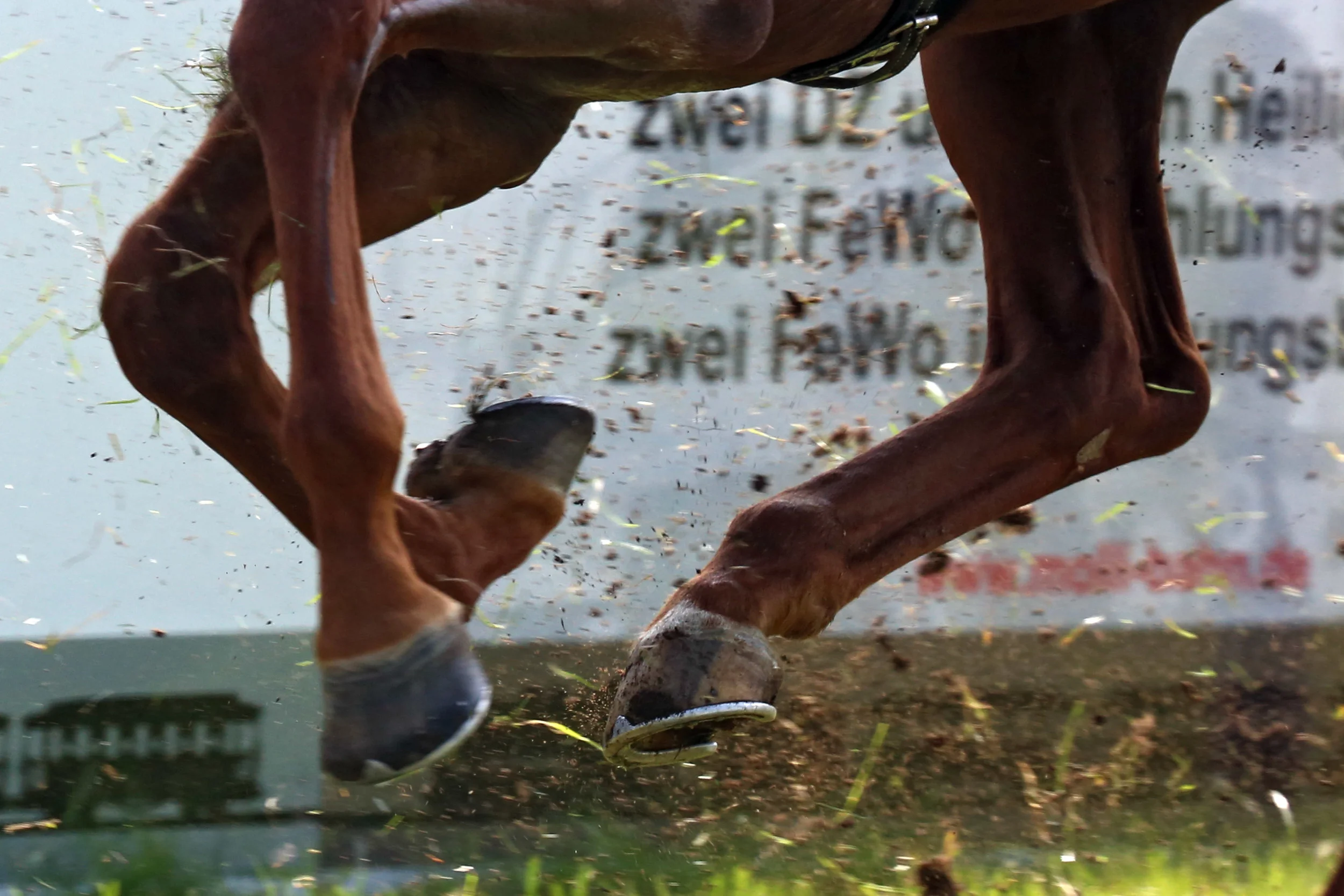 Are stress fractures and training surfaces linked?