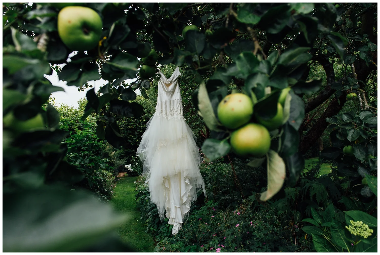 Nikki_Cooper_Photography_Janine&Andy_Wedding_Photos_Holmby_House_Oxfordshire_1030.jpg