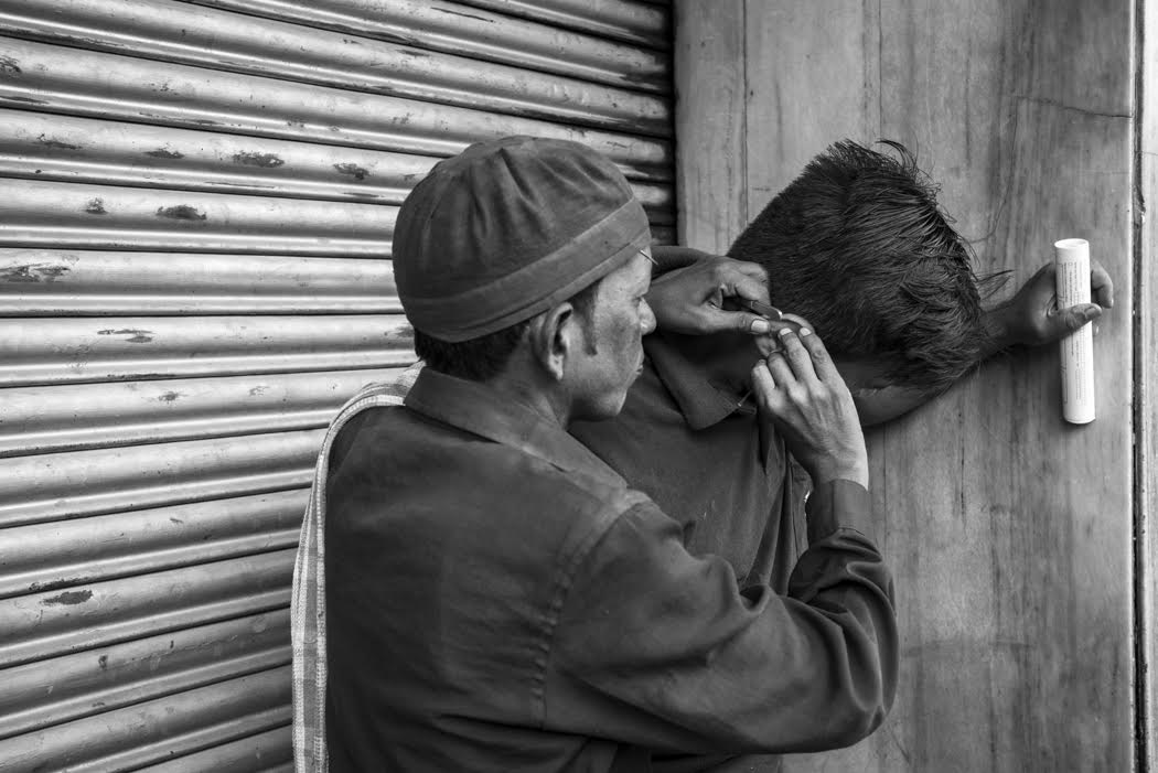 To Old Delhi… no time for ear cleaning