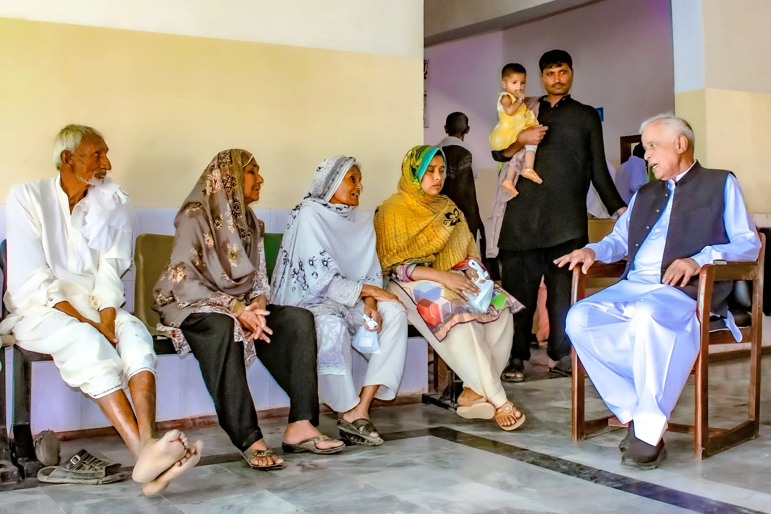 Mohammed Younis with Patients at Alma Bi Hospital