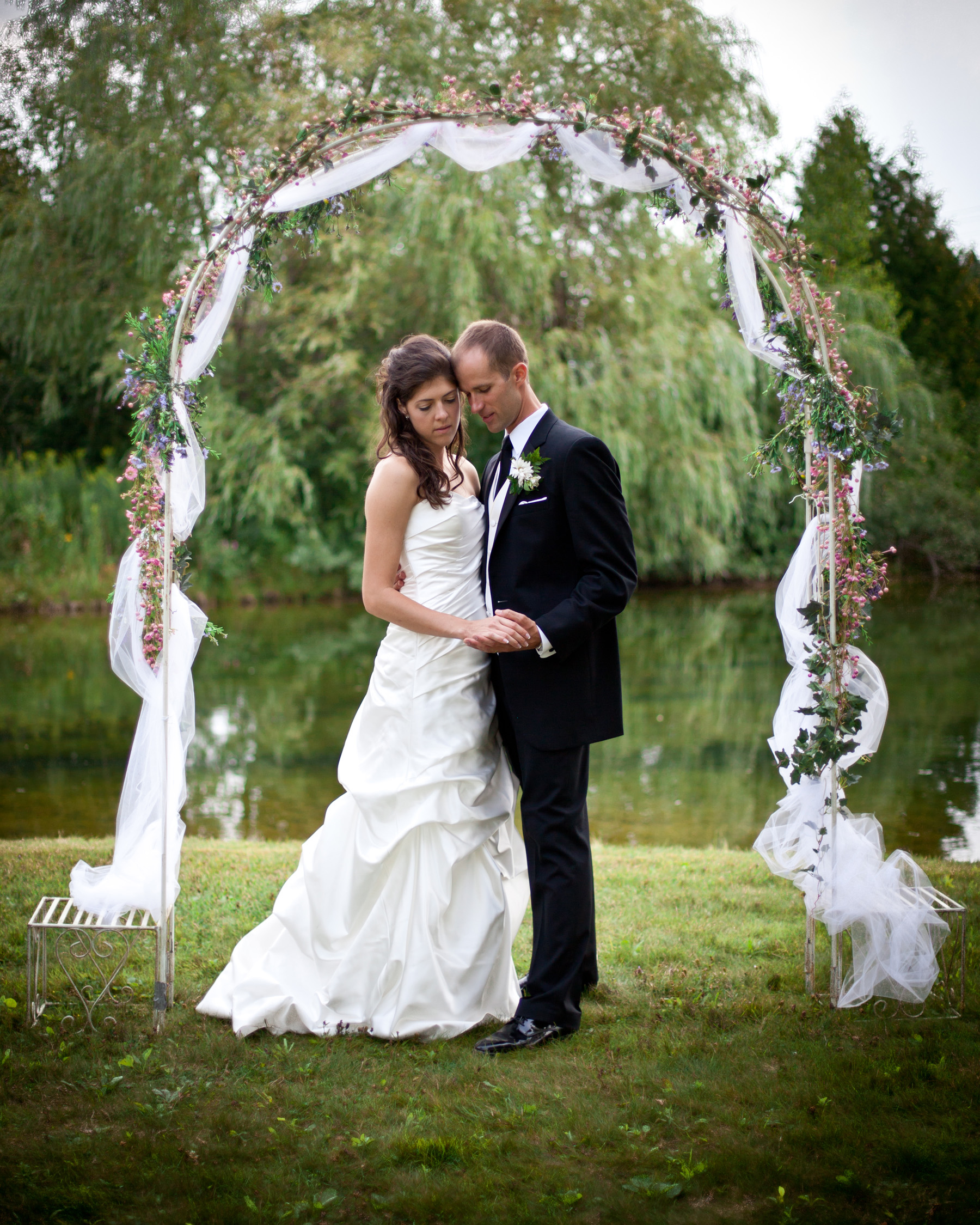 Outdoor wedding photography in a farm + camp in Stouffville