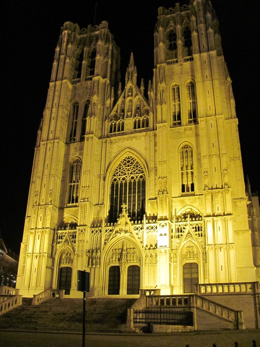  Cathedral des Sint Michielsen Goediekekathedraal, Brussels, Belgium, VHS 2010 