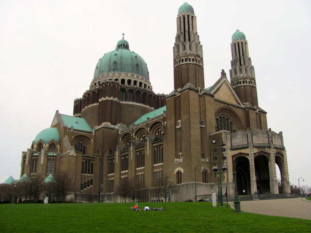  Basilique Nationale du Sacre-Coeur, Brussels, Belgium, VHS 2010 