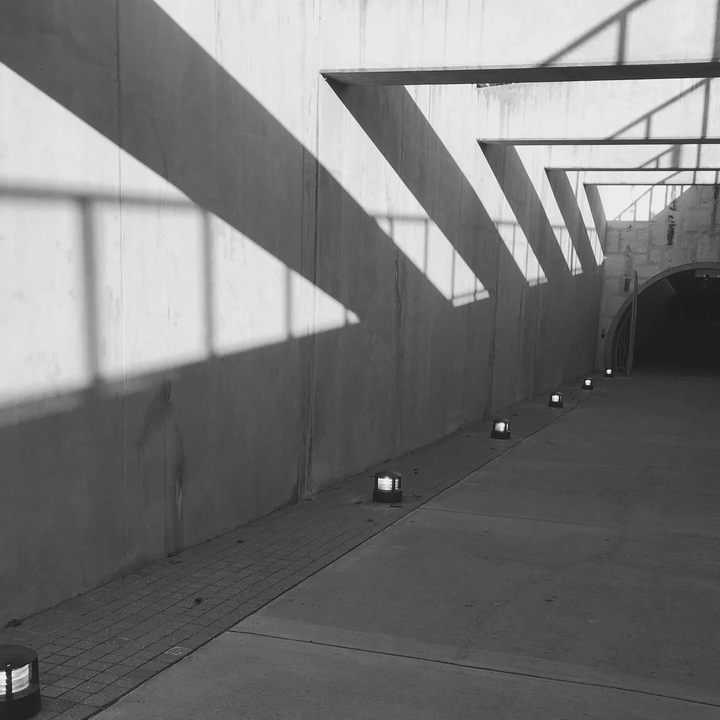 #modern #architecture #tunnel #shadows