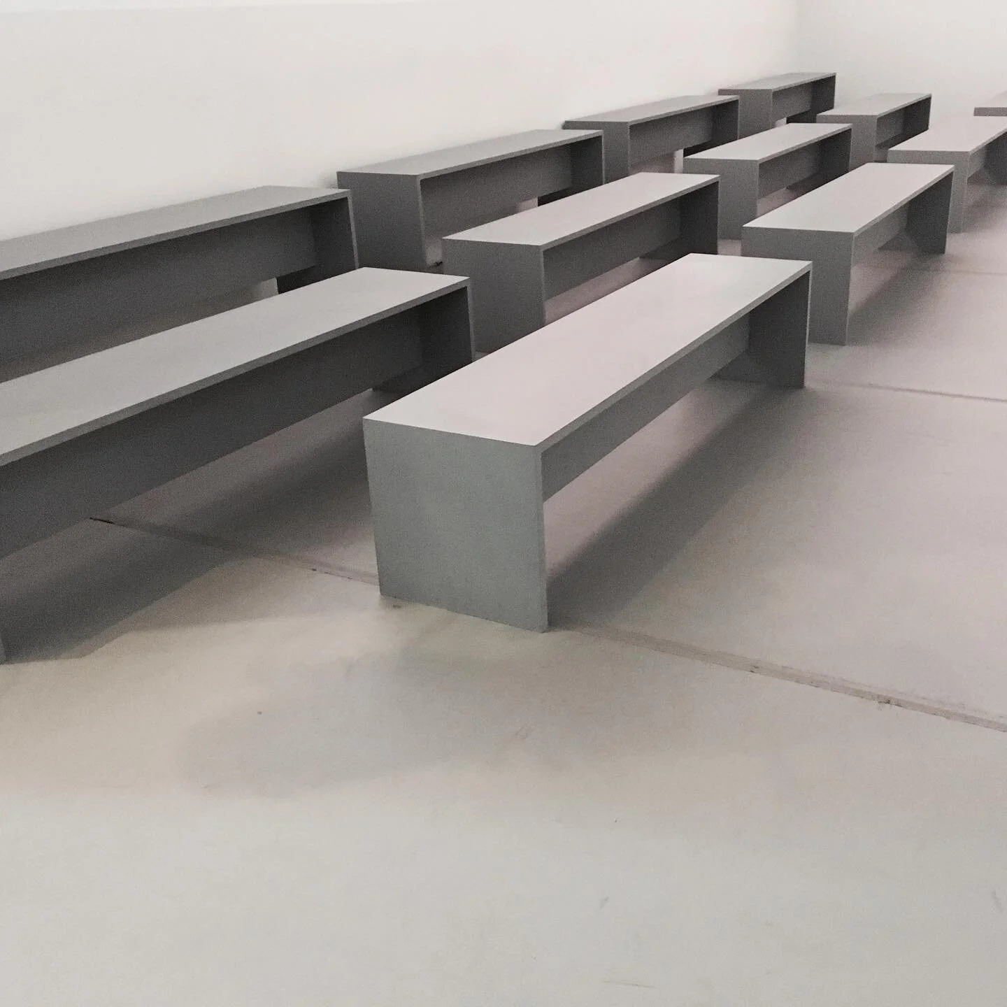 MOMA minimalist benches. Going through old pics never got around to posting. Taken in 2018. #minimalism #modernart