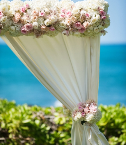  photo by Visionari  wedding location: &nbsp;Ihilani JW Marriott  canopy by Mood Event 