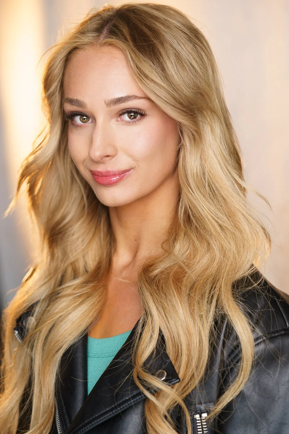 Professional woman's portrait by Bradford Rogne