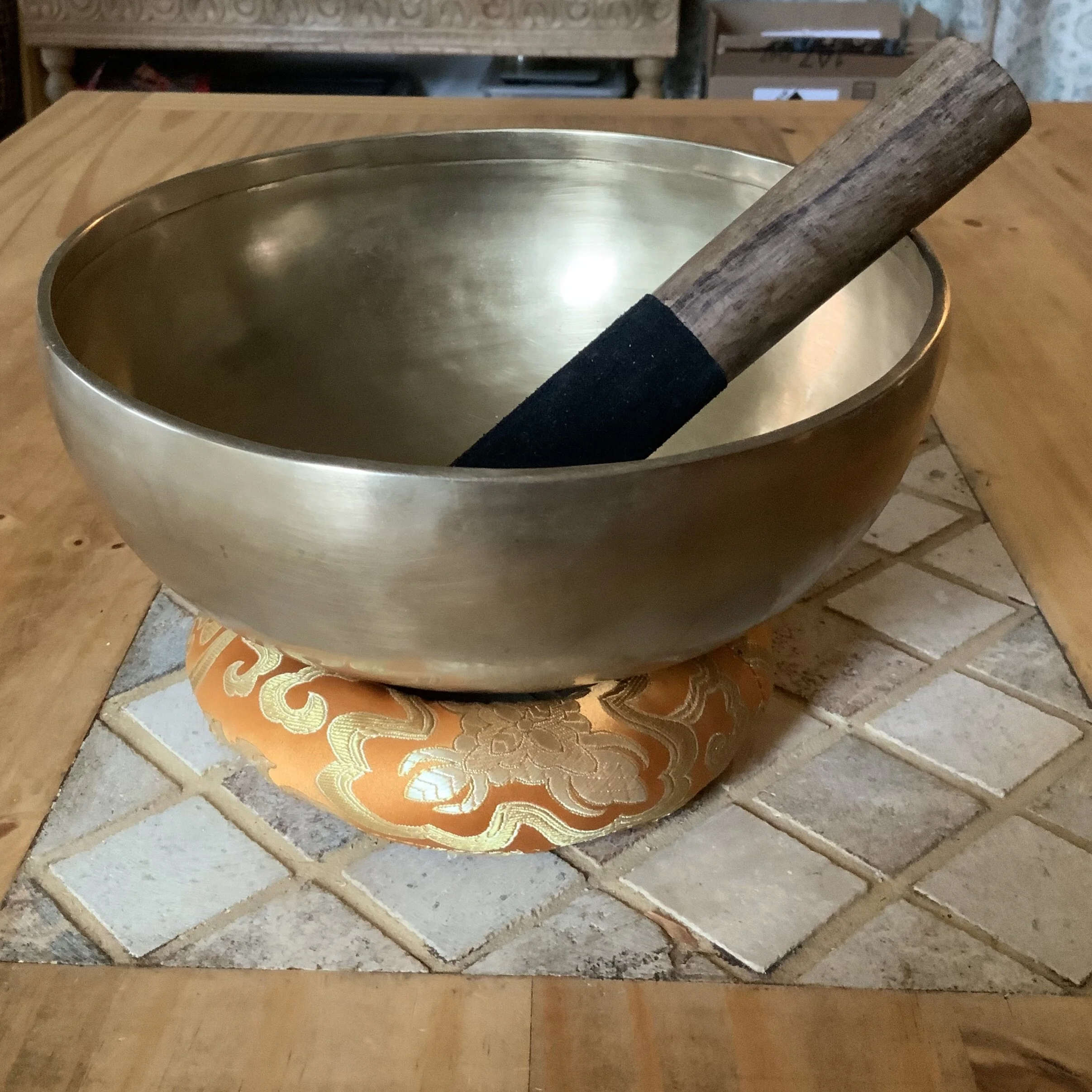 Singing Bowl Antique Gold 9%22.jpeg