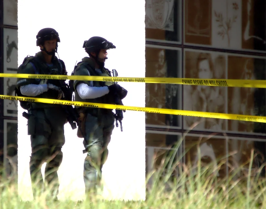 Spec Ops @ University of Texas, looking for a shooter on campus